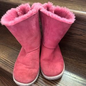 Size 6 Bow Uggs